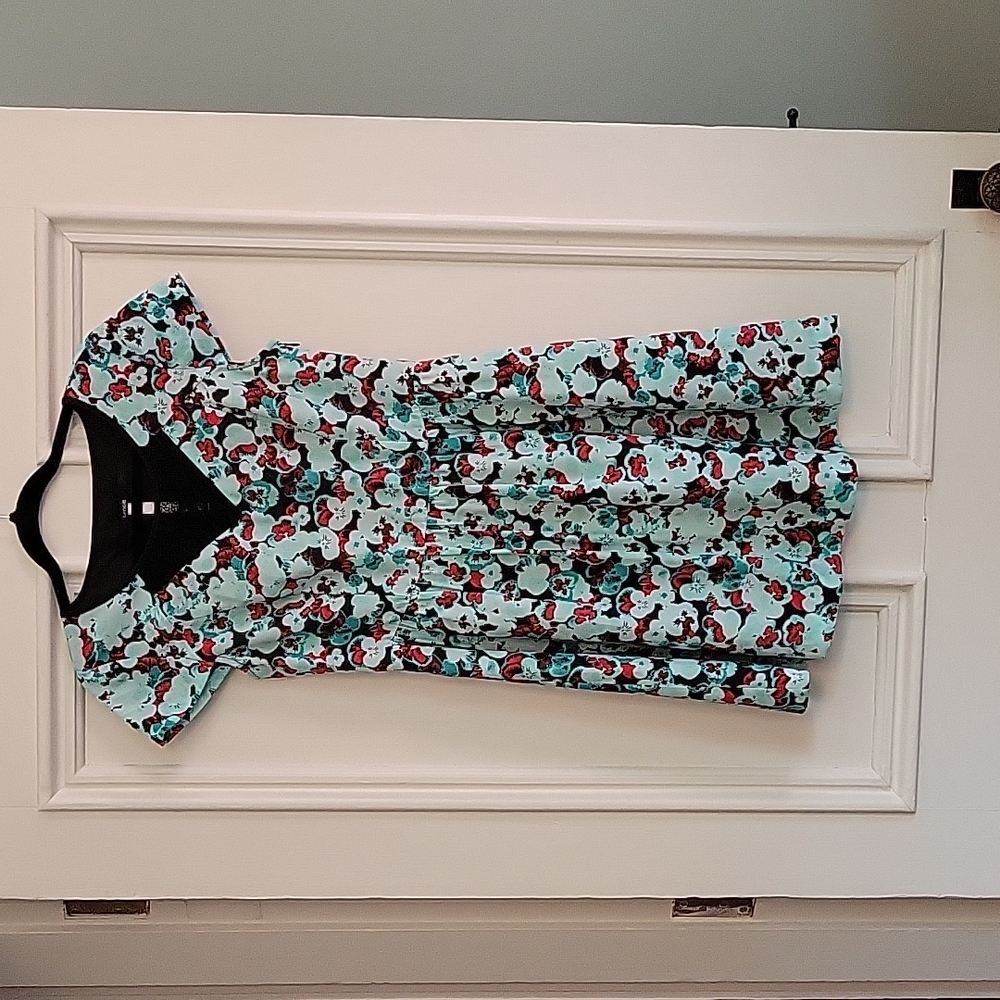 Kensie Dress, Size Medium, Black Teal and Red